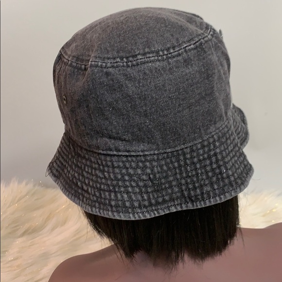 🌻Black Bucket Hat🌻 - Picture 3 of 3